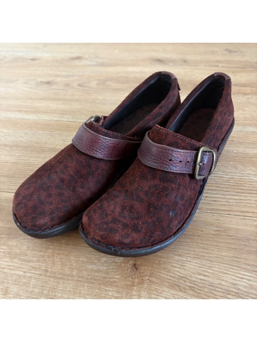Born Glendell Suede Leather Slip On Clogs Burgundy Brown Leopard Women’s Sz 8